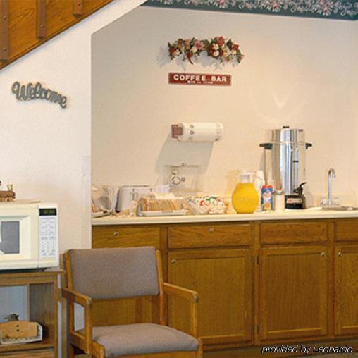Deluxe Inn Nebraska City Restaurant photo